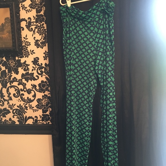 Mud Pie stretchy pants in navy with green - Picture 2 of 3